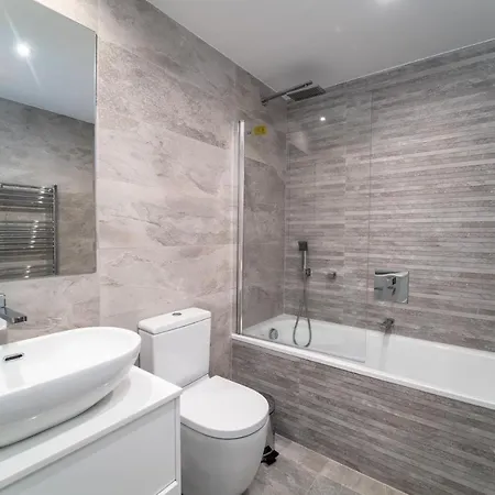 Bright New In Puente *