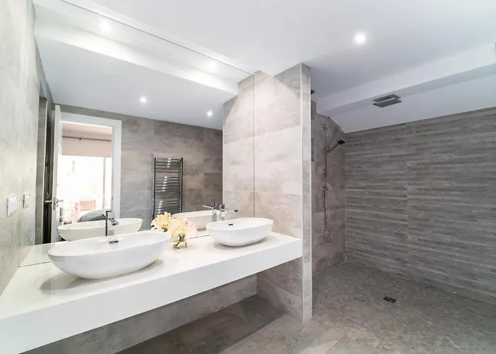 Apartament Bright New In Puente Marbella